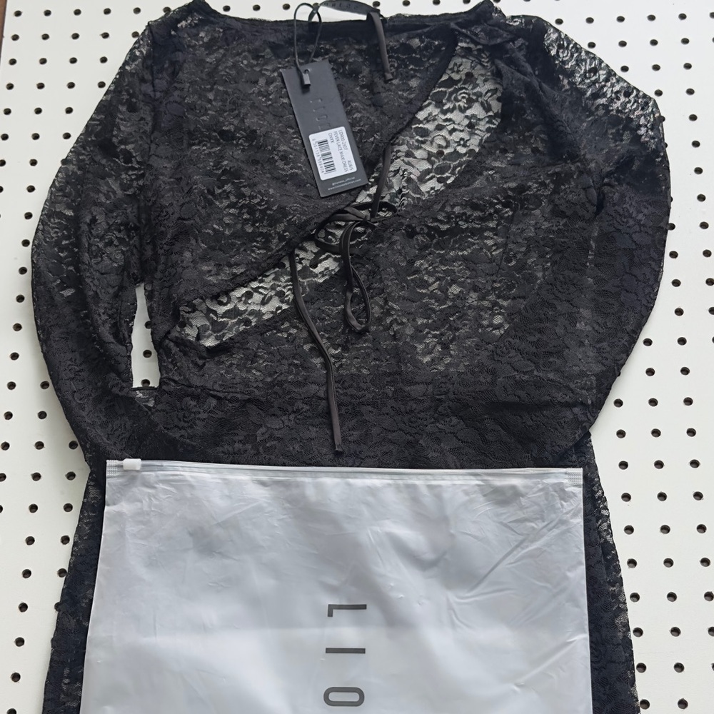 Lioness Fever Lace Maxi Dress | ONYX B26 - Picture 6 of 6